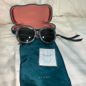 Gucci sun glasses
